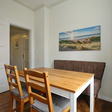 Haus Glueckauf Zum Strandlaeufer Διαμέρισμα Ostseebad Kühlungsborn